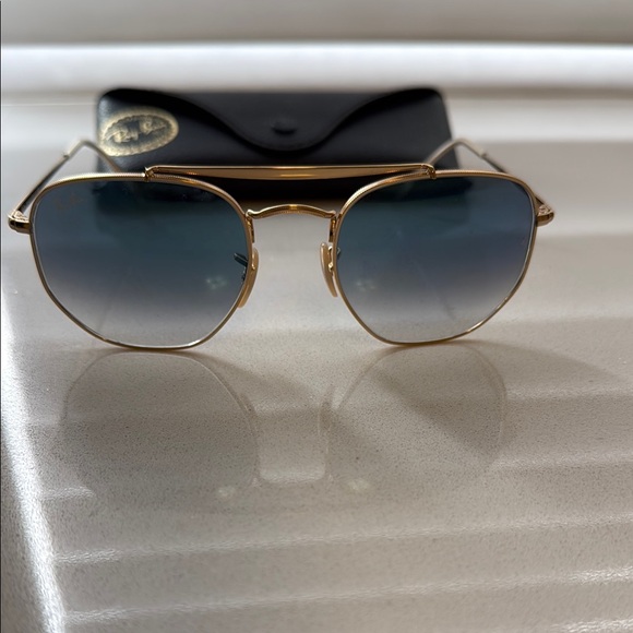 Ray-Ban Gold Sunglasses with Black Case - Picture 2 of 4